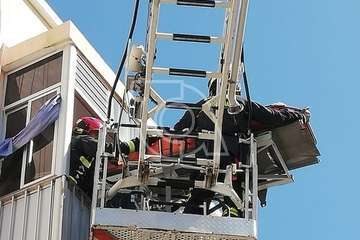  Evacuada por la ventana de su casa en Telde (Foto TA)